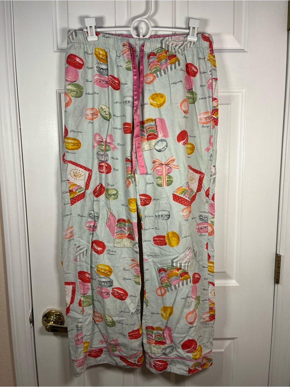 Nick & Nora Light Mint Pajama Pants with Colorful Macaron - Small
